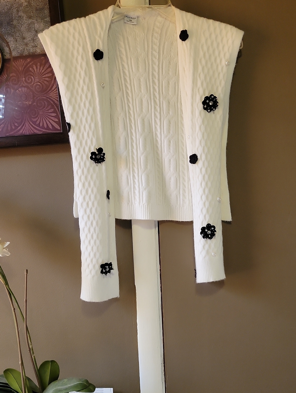 Women's ON-the-Shoulder Cardigan Knit Shawl with Black And Floral,Pearl - White